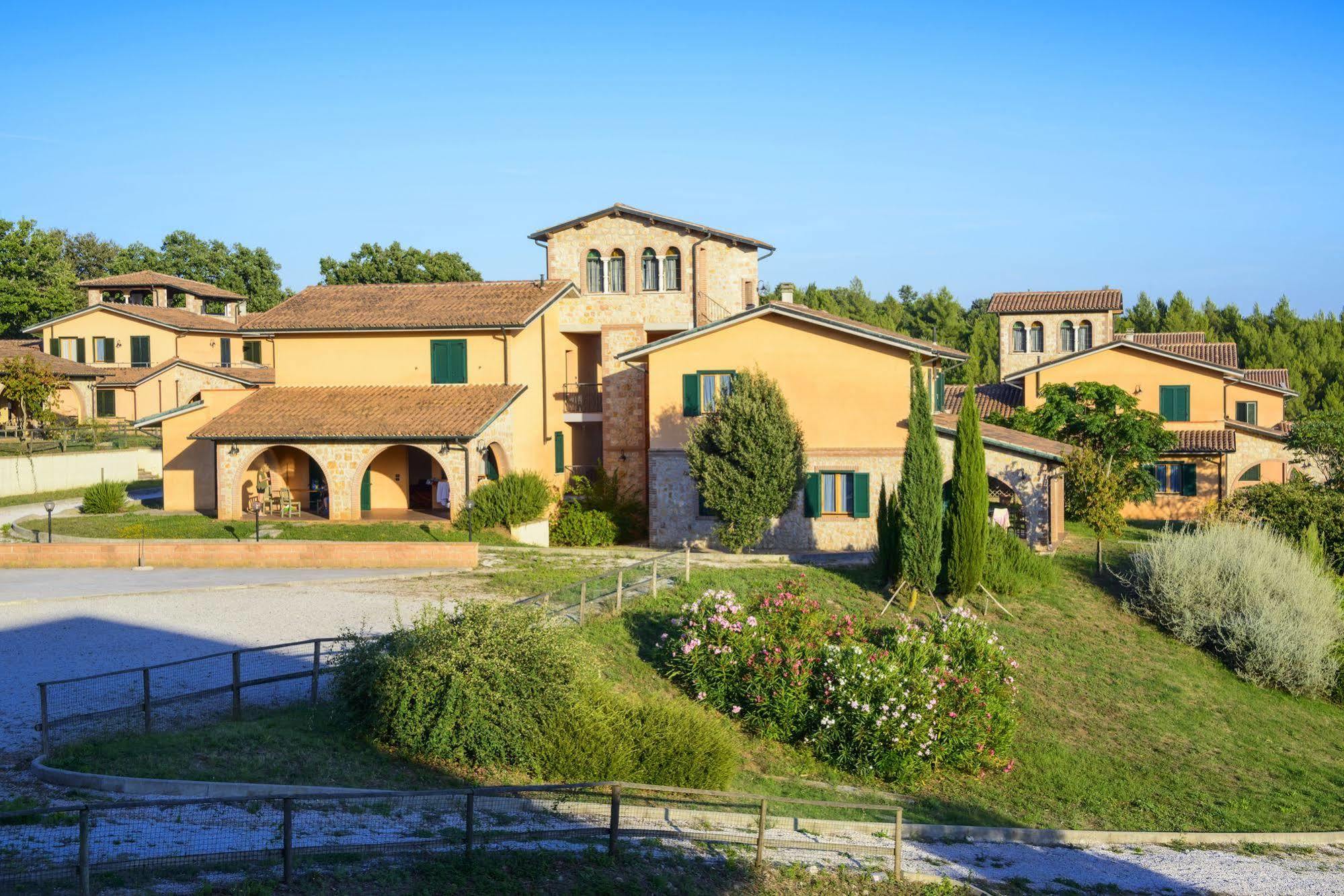 Pian Dei Mucini Resort Il Borgo Massa Marittima Kültér fotó