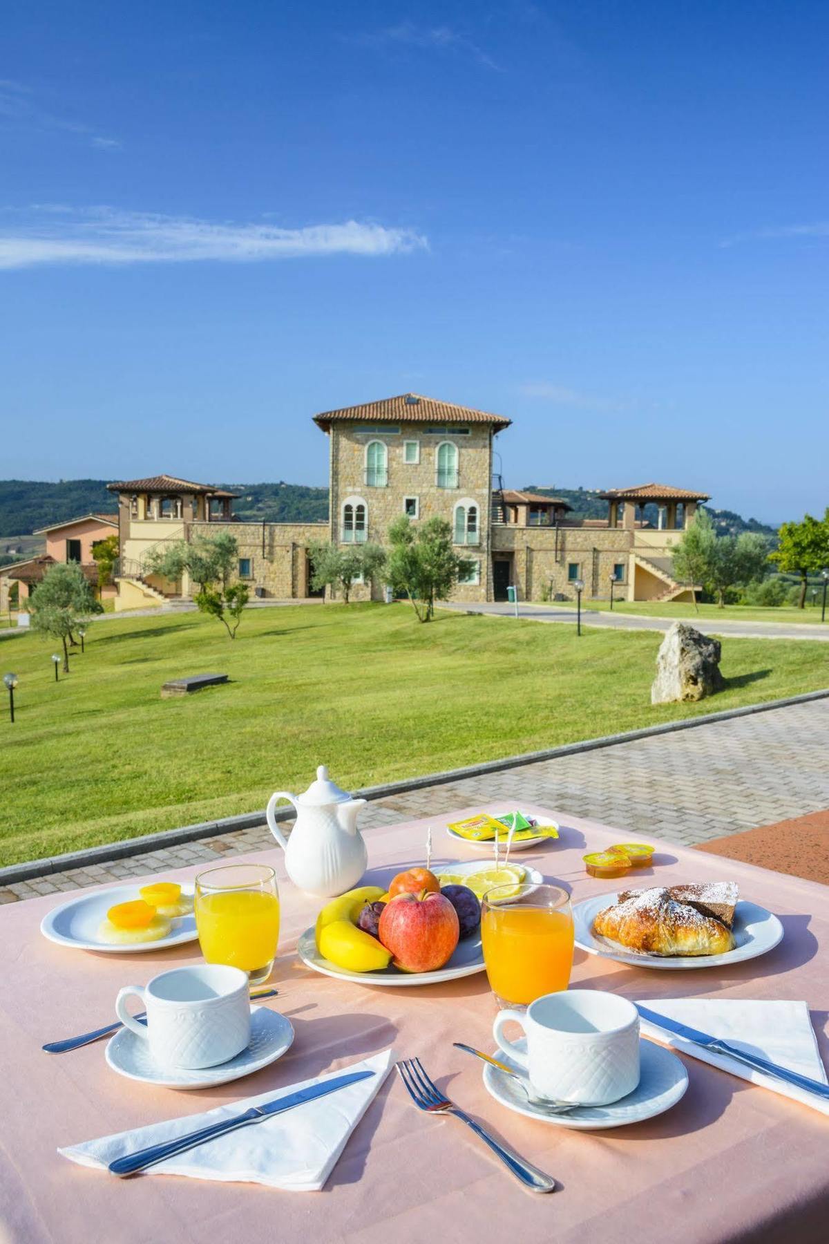 Pian Dei Mucini Resort Il Borgo Massa Marittima Kültér fotó