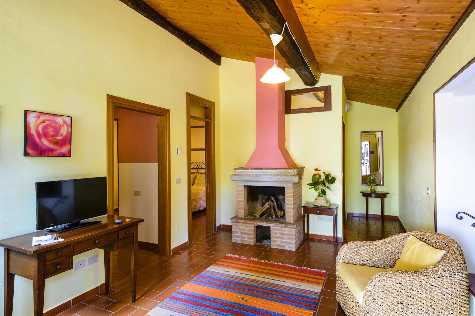Pian Dei Mucini Resort Il Borgo Massa Marittima Kültér fotó